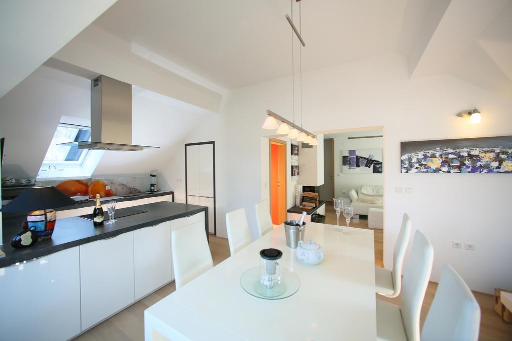 Golob Apartment Kranjska Gora Rum bild